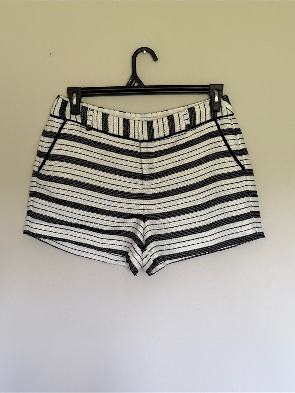 ELLE Black White Striped Textured Shorts Size 8